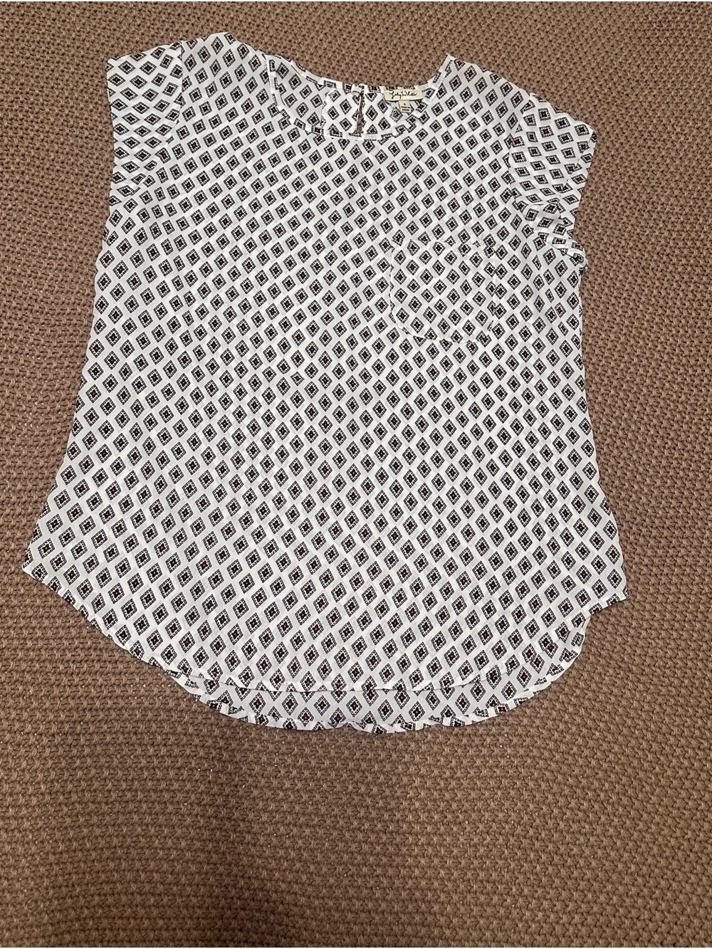 Lily White White Geometric Cap-Sleeve Blouse